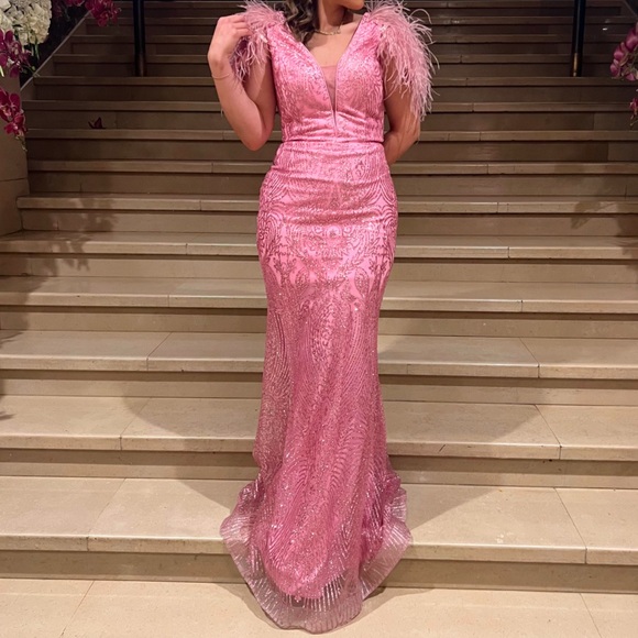 Elegant Pink Evening Gown - Picture 1 of 2